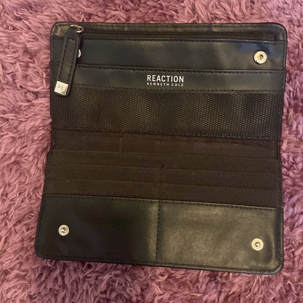 KENNETH COLE WALLET - Picture 2 of 2